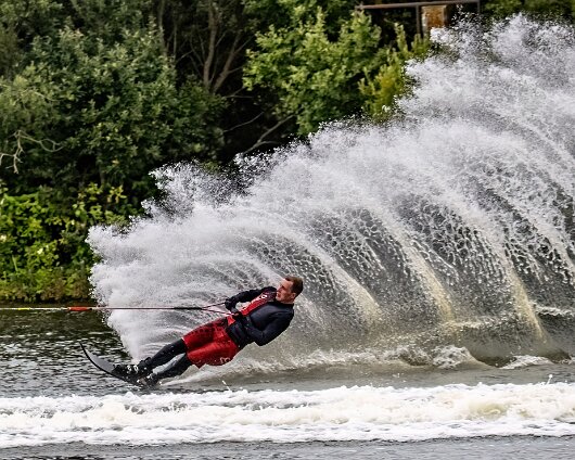 Waterskiing-Townhill-Loch-19
