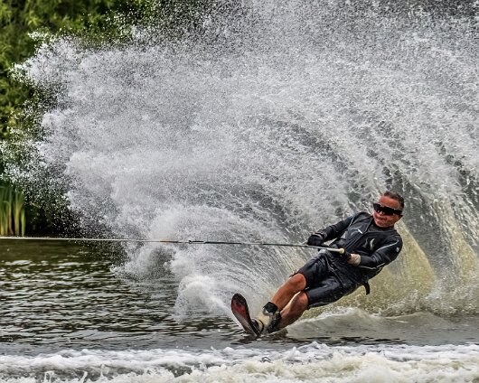 Waterskiing-Townhill-Loch-2