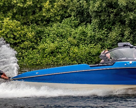 Waterskiing-Townhill-Loch-6