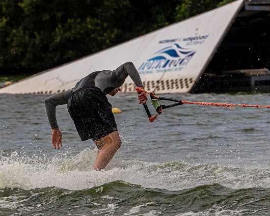 Waterskiing-Townhill-Loch-10