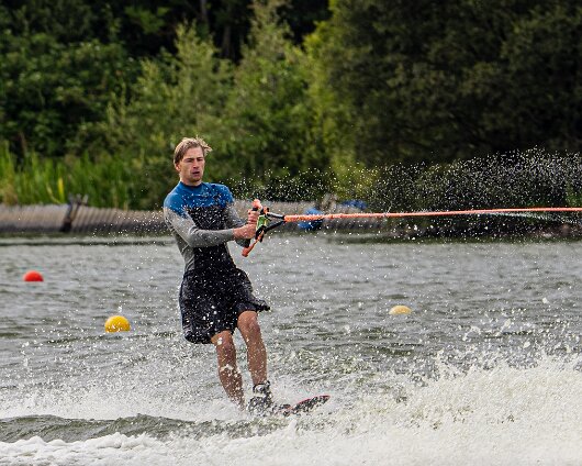 Waterskiing-Townhill-Loch-5