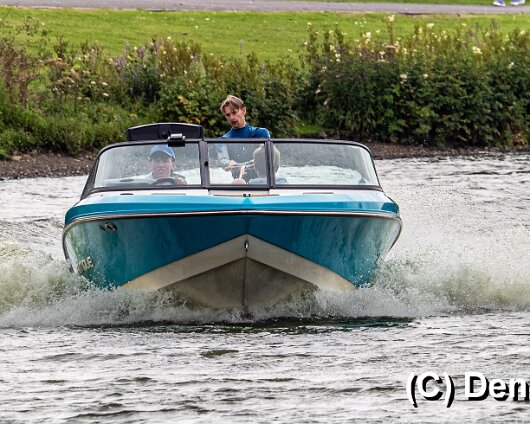 Waterskiing-Townhill-Loch-12