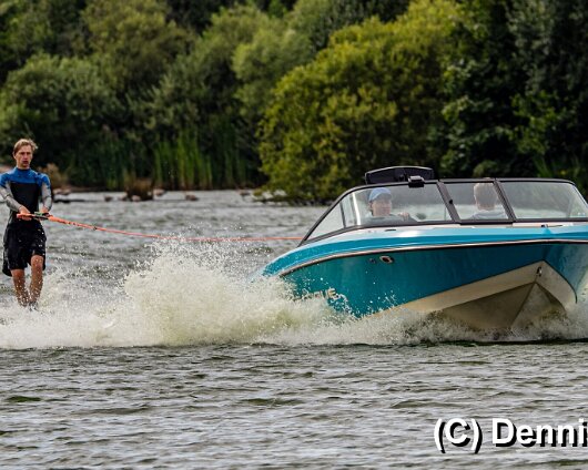 Waterskiing-Townhill-Loch-2