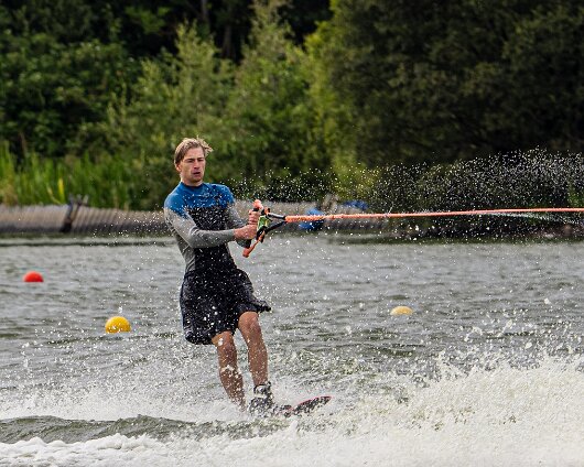 Waterskiing-Townhill-Loch-5