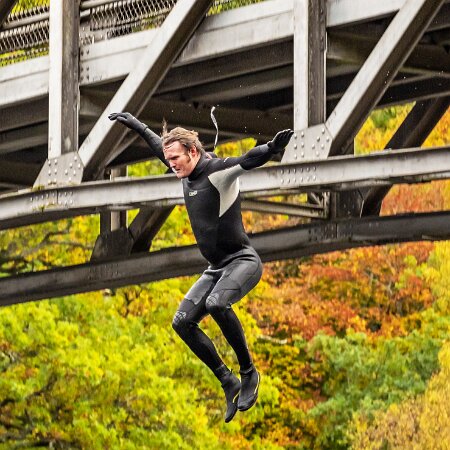 Extreme Bridge Jumping